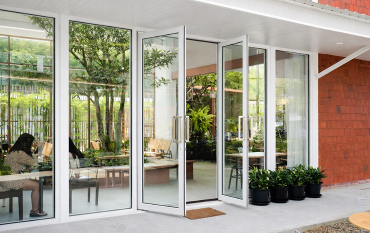 อลูมิเนียม บานสวิง